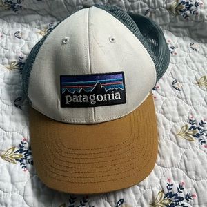 Patagonia Low Crown trucker hat